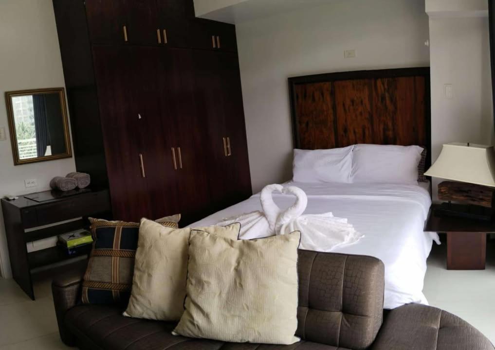 Pico De Loro Beach And Country Club Cutad エクステリア 写真